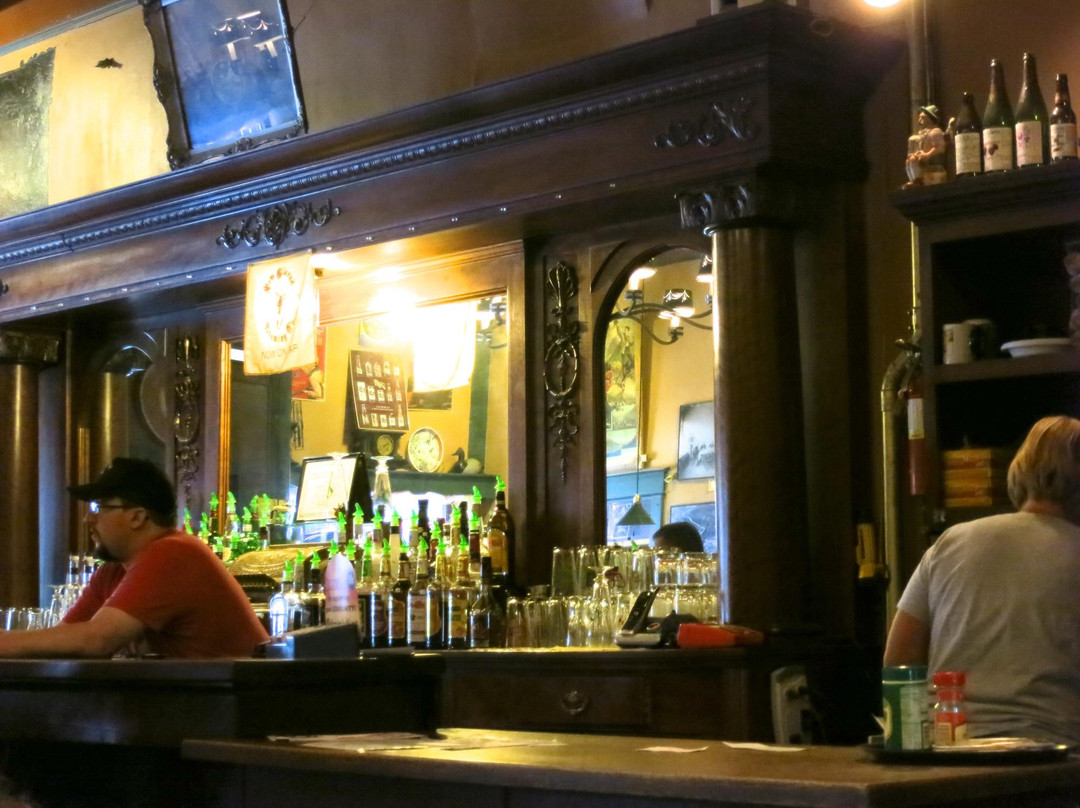 New Glarus餐馆和美食-Puempel's Olde Tavern