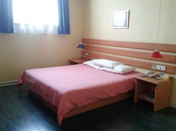 曲阜如家孔府店主图