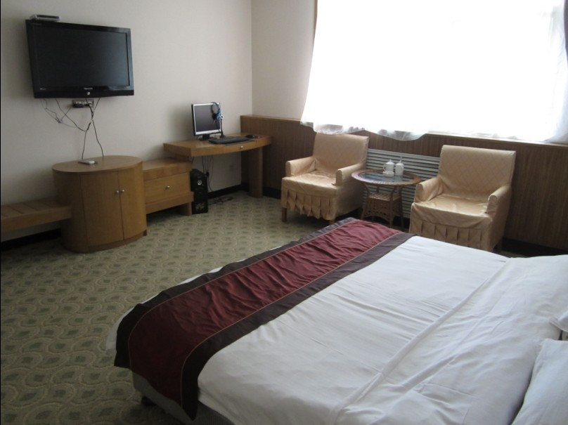 紫荆花大酒店主图