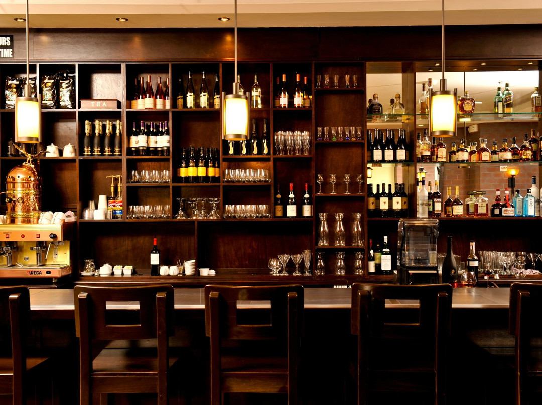 Chaud Cafe & Wine Bar