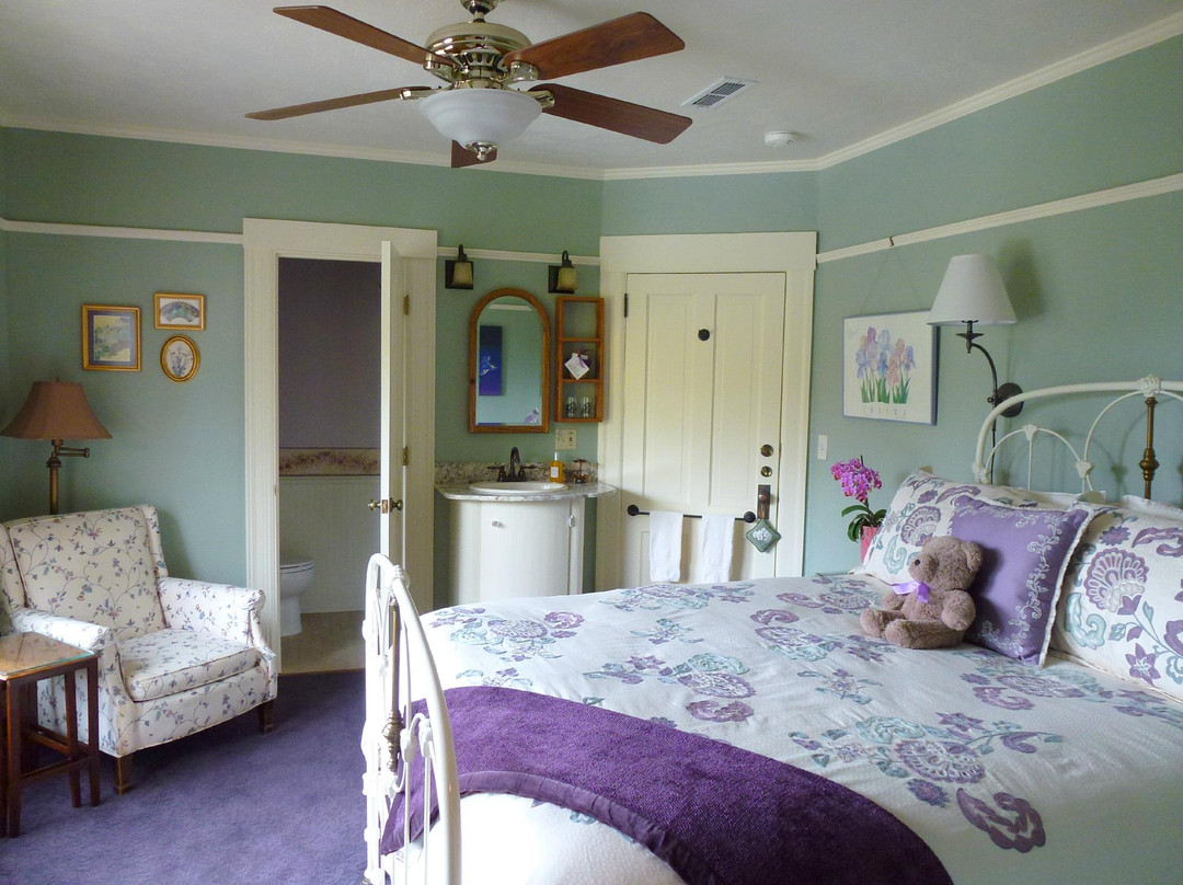 Iris Inn