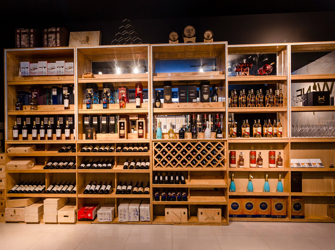 An Hai Dong餐馆和美食-Cửa hàng rượu ngoại Wine Lux