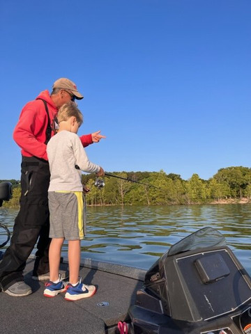 Dodson Guide Service-布兰森必去景点