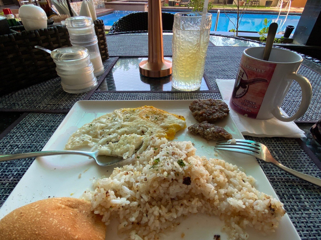 安吉利斯皇后酒店主图