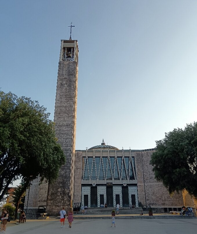 Basilica Santa Maria Assunta-蒙特卡蒂尼－泰尔梅必去景点
