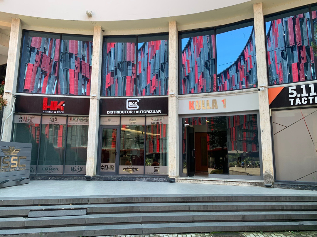 Poligoni Rogat Security-地拉那必去景点