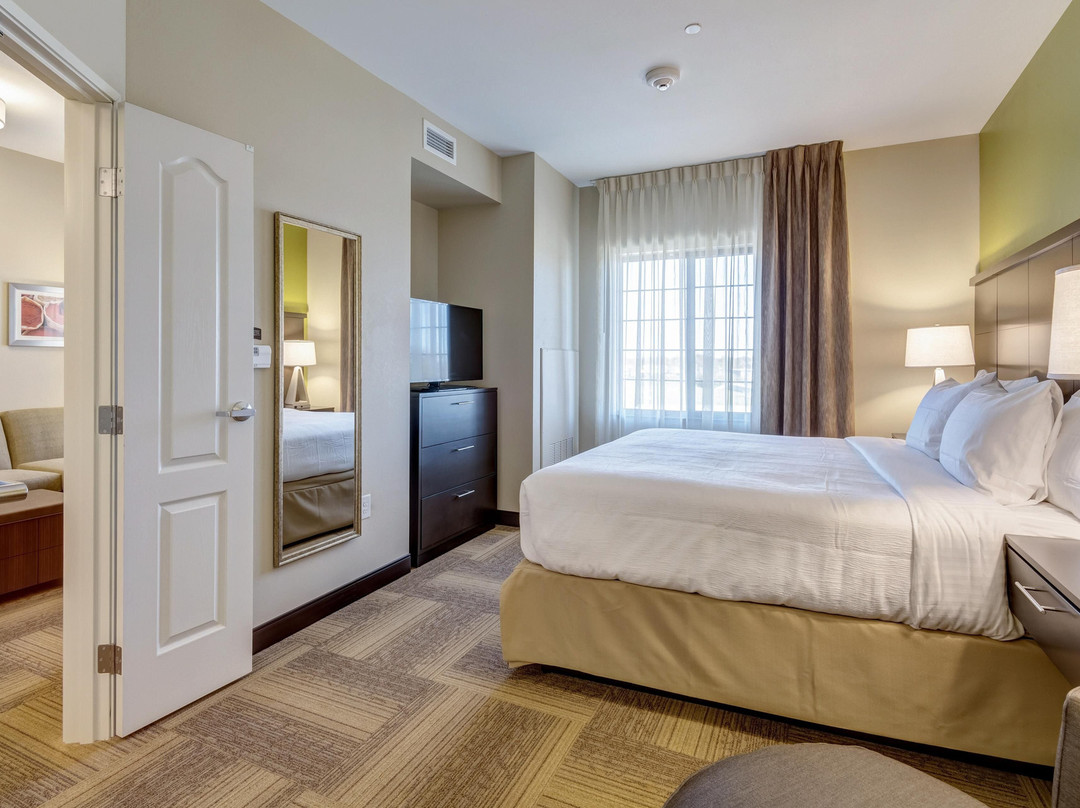 Staybridge Suites St Louis - Westport by IHG主图