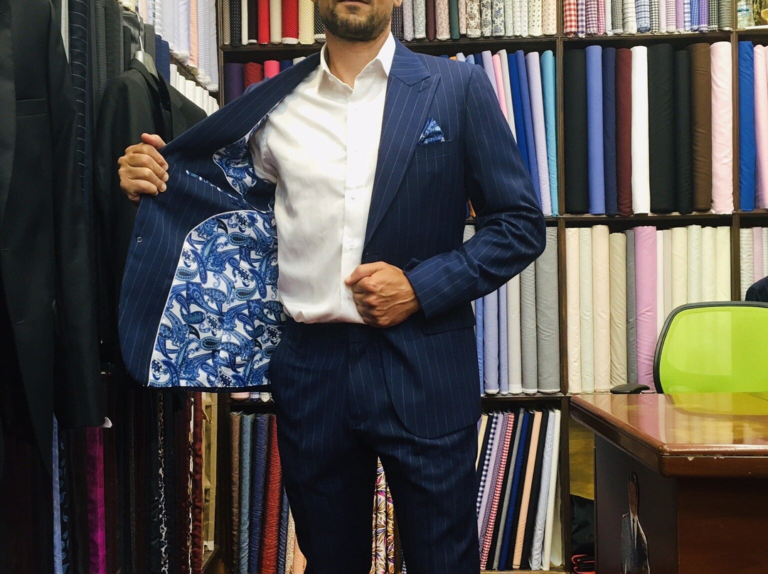 Classic International Suits-查汶海滩必去景点