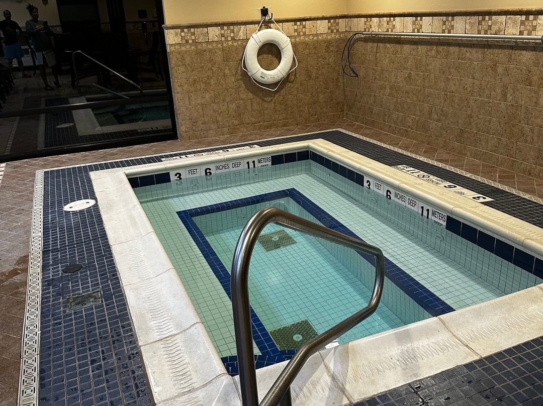 Hampton Inn & Suites Plattsburgh主图