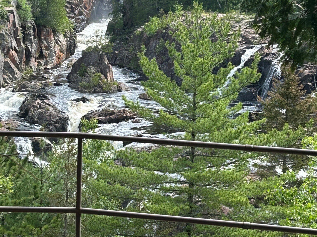 Aubrey Falls Provincial Park景点图片