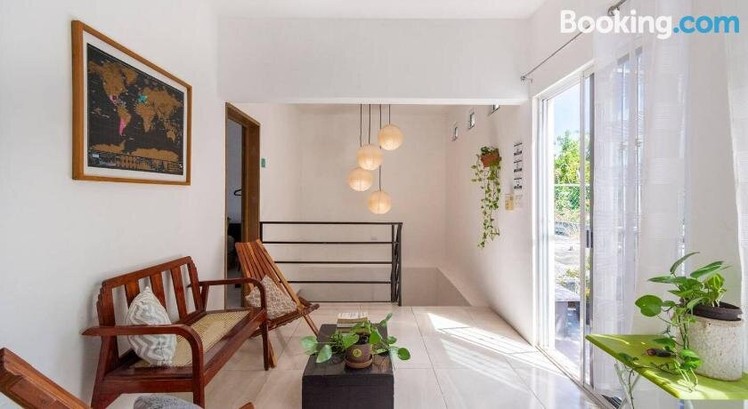 Carlota Guest House主图