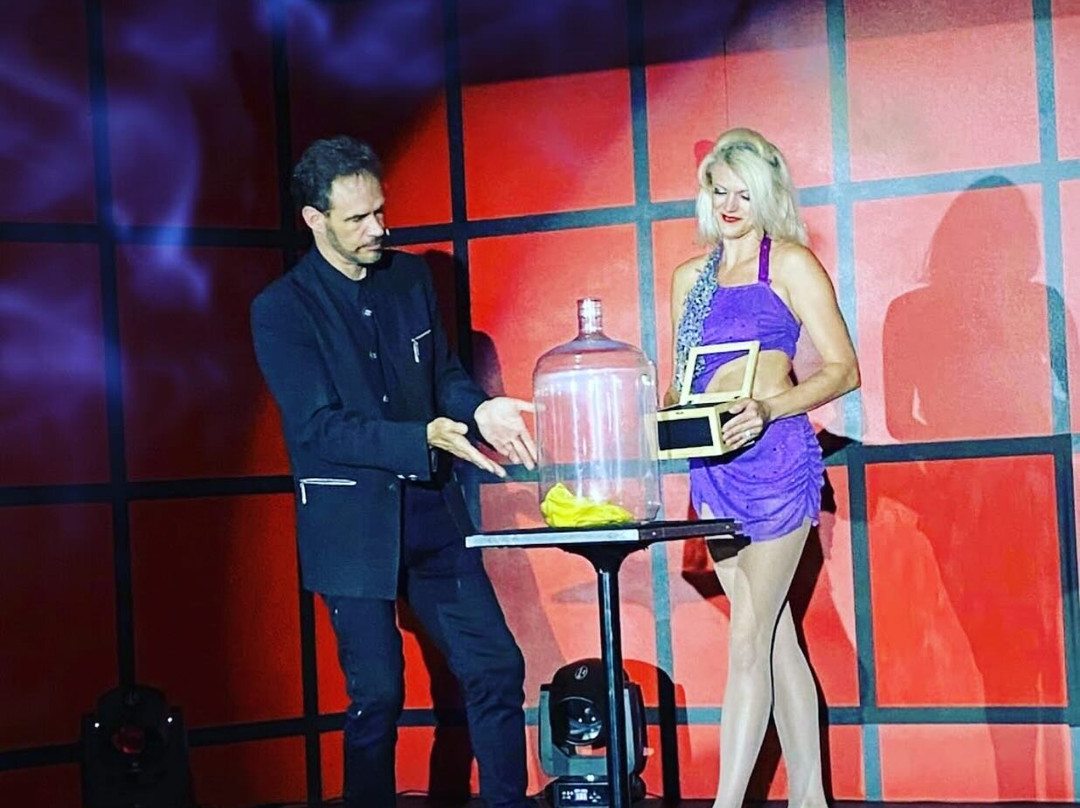 Garry & Janine's Comedy Magic Dinner Show