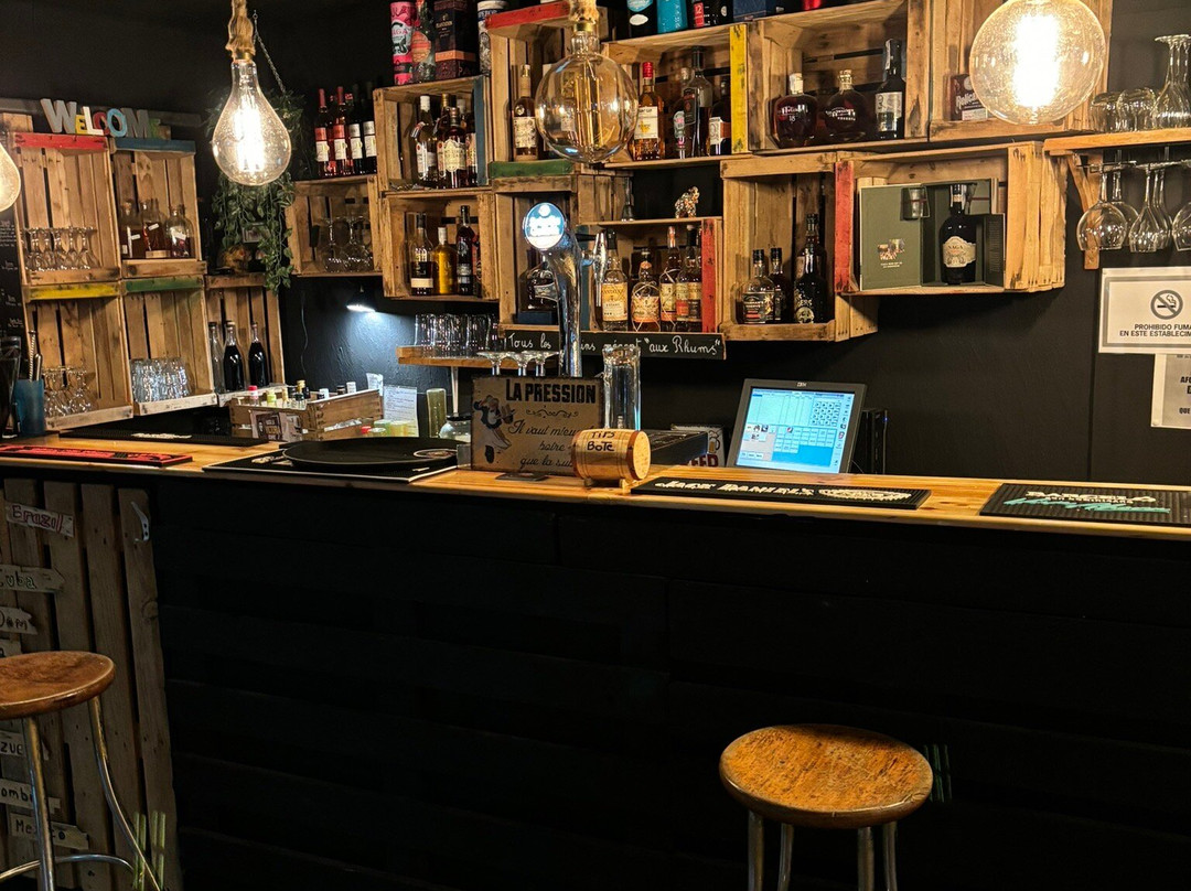 Dark Rhum Way Café景点图片