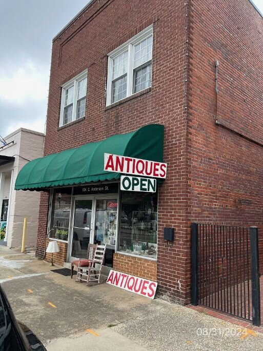 Country Boy Antiques景点图片