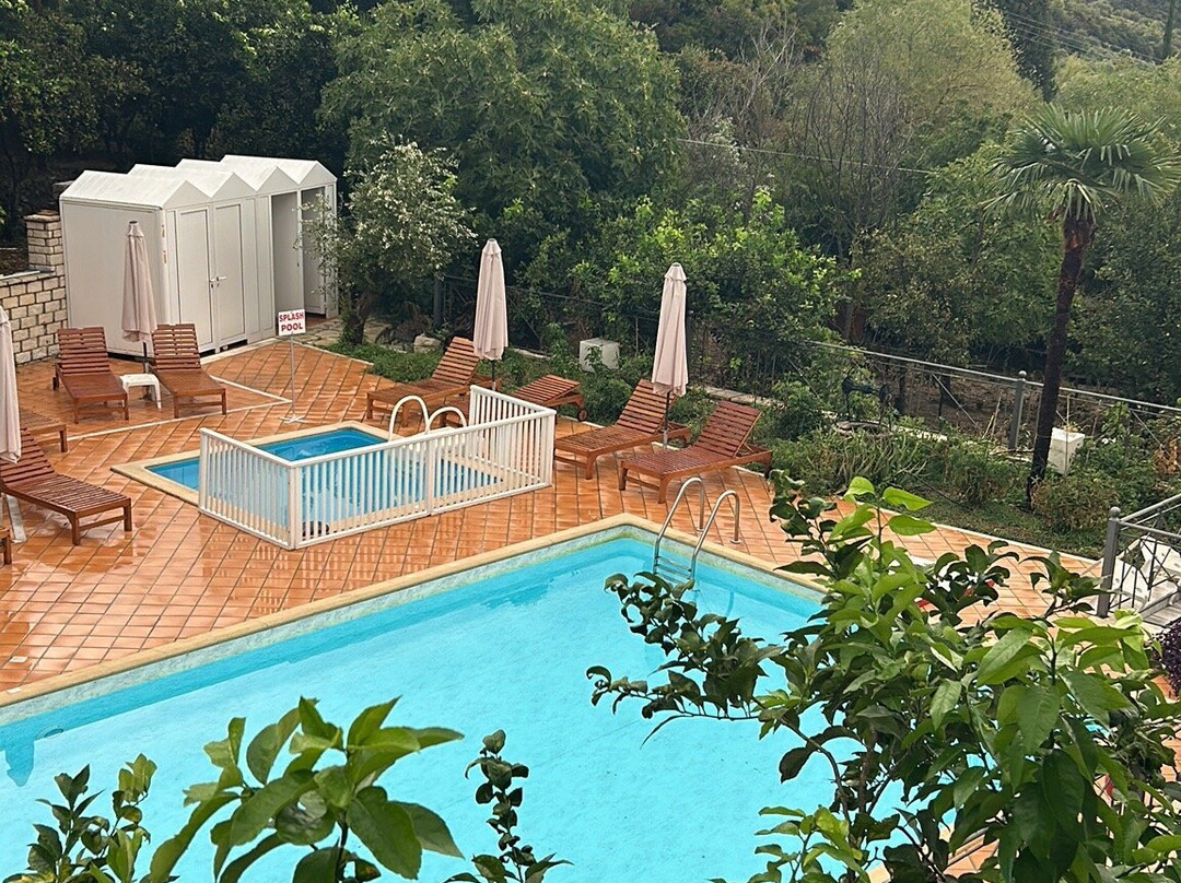 Bella Vista Hotel & Apartments主图