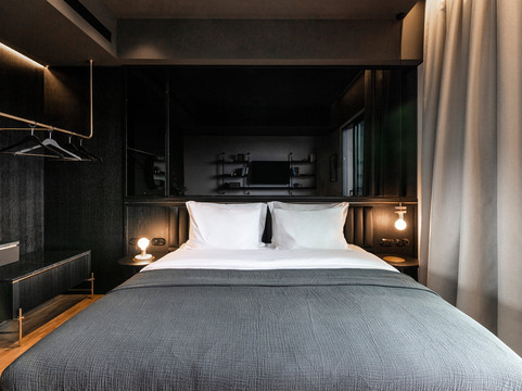 The Modernist Athens主图