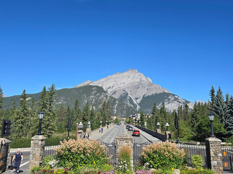 Journey to Banff Tours-班夫必去景点