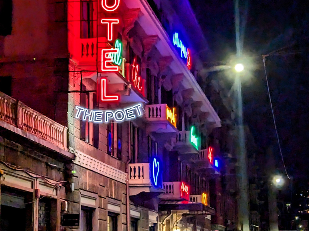 The Poet Hotel主图