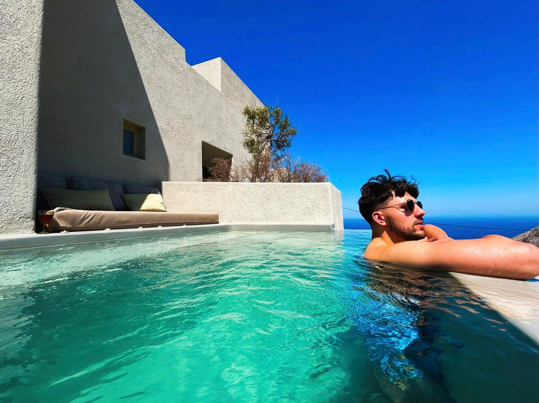 Aeon Suites Hotel主图