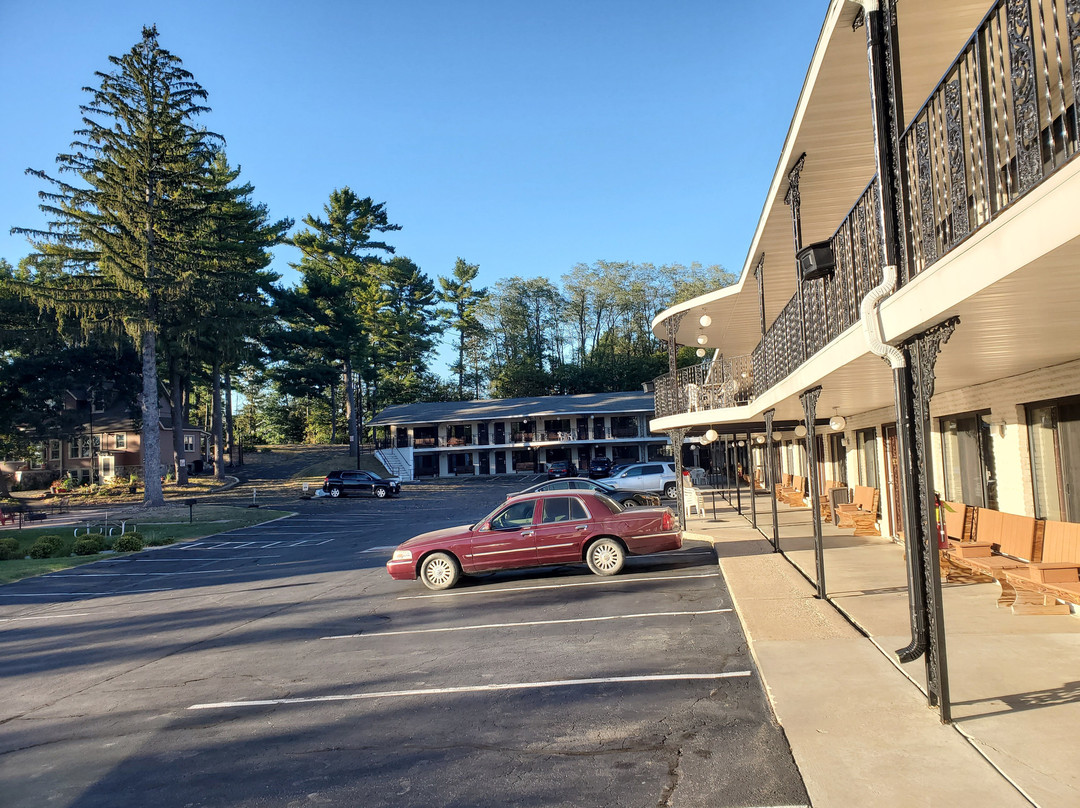 Ambers Inn & Suites主图