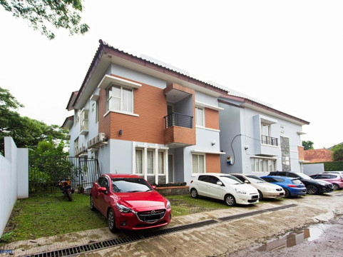 RedDoorz Plus near Siloam Karawaci