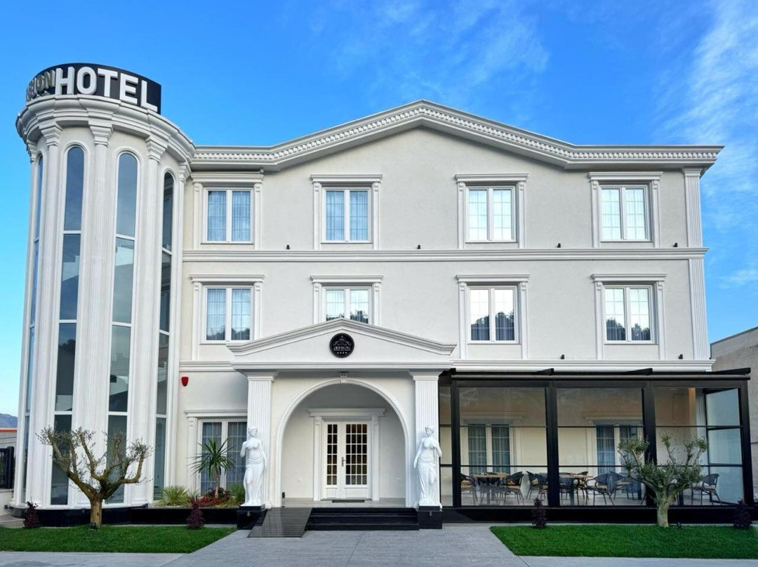 Reign Hotel