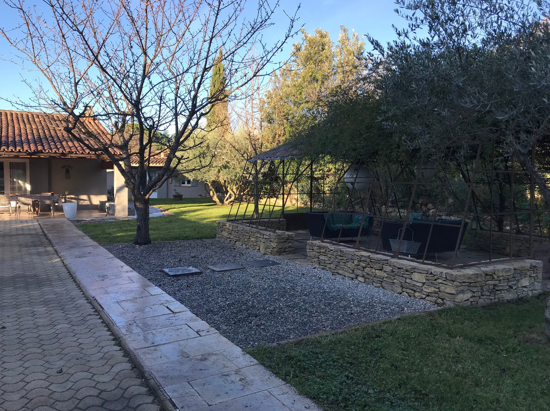 普罗旺斯翡翠酒店主图