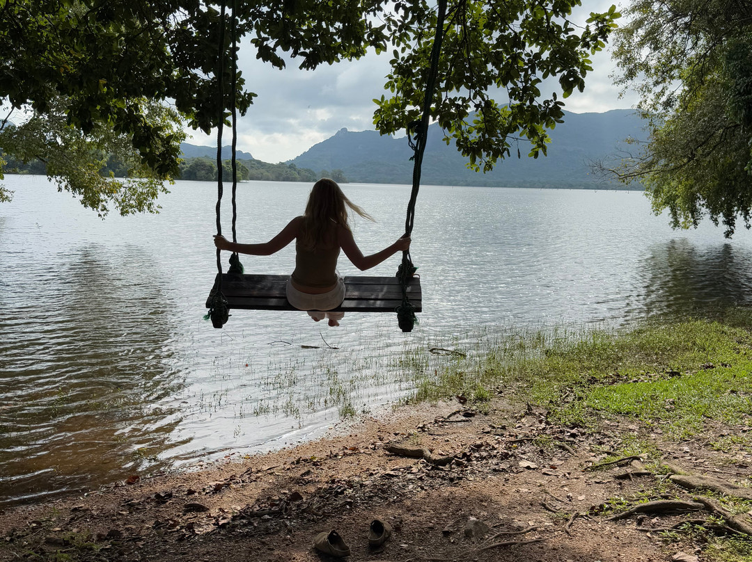 阿玛亚湖酒店主图