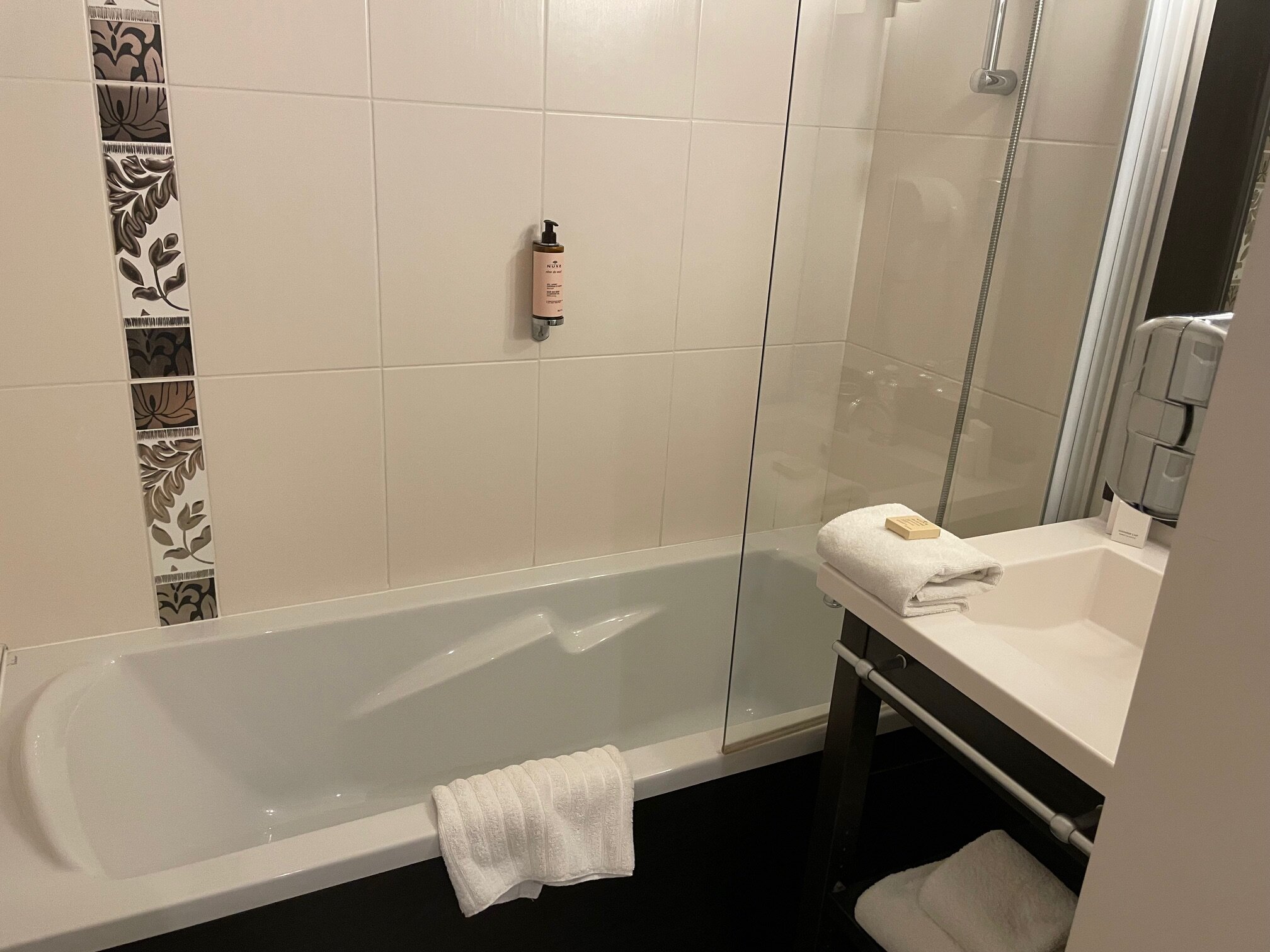 Hotel Seven Urban Suites Nantes Centre-浴室
