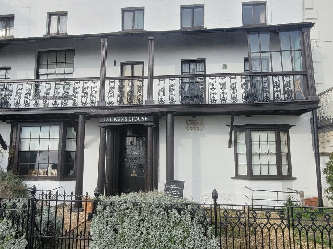 Ebenezer's Place主图