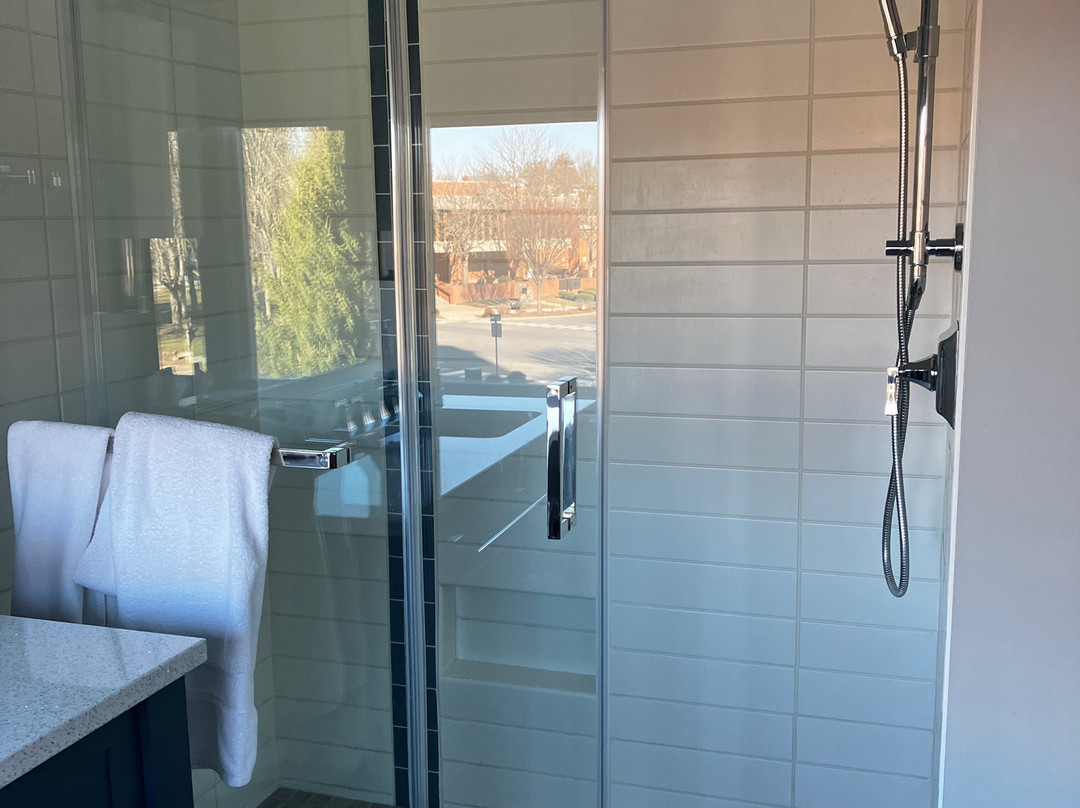 The Bristol Hotel主图