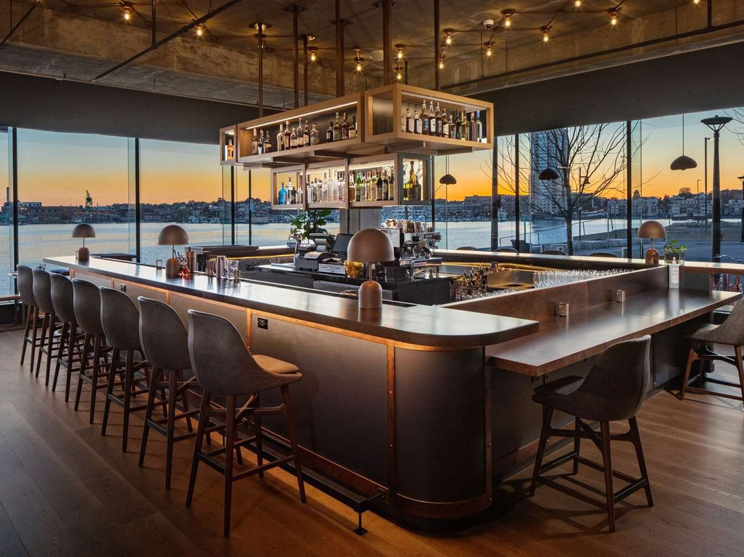 Canopy by Hilton Baltimore Harbor Point