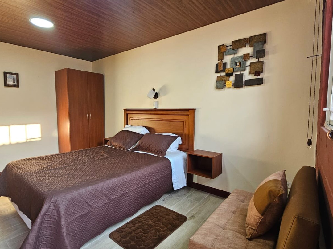 Salamandra's Suites & Hotel主图