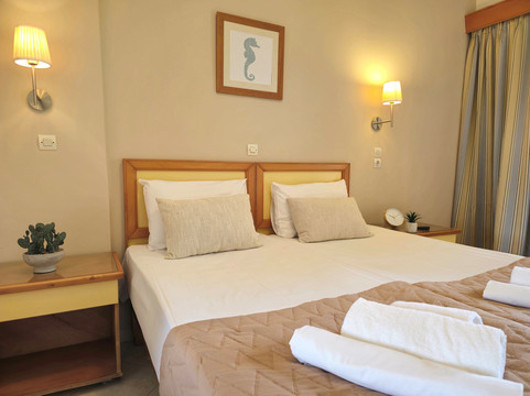 库鲁里斯海滩酒店主图