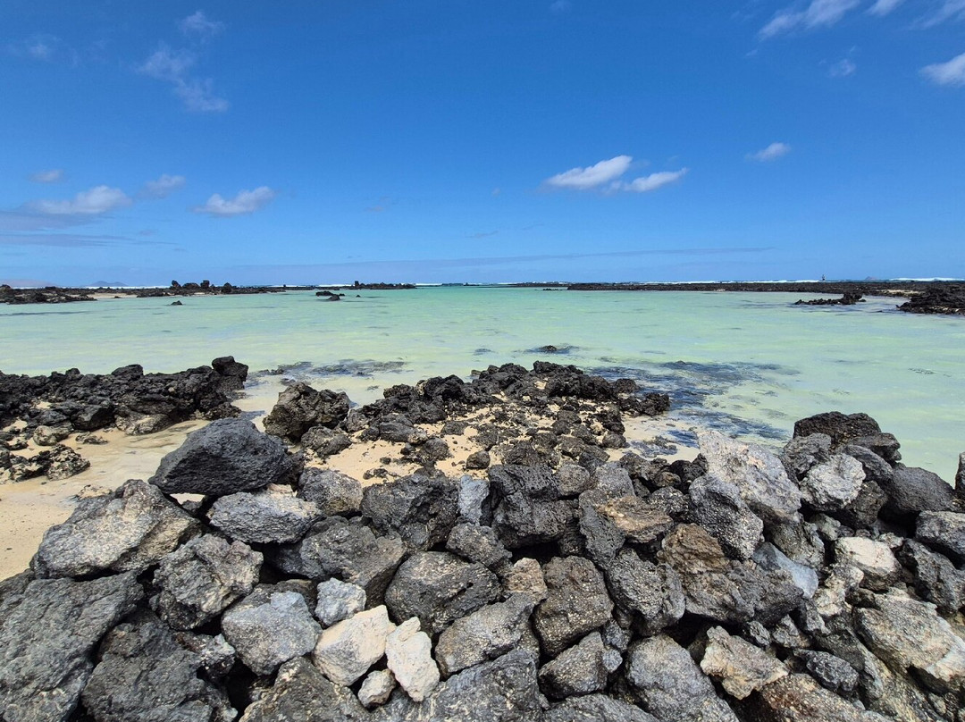 Playa del Caleton Blanco-Orzola必去景点