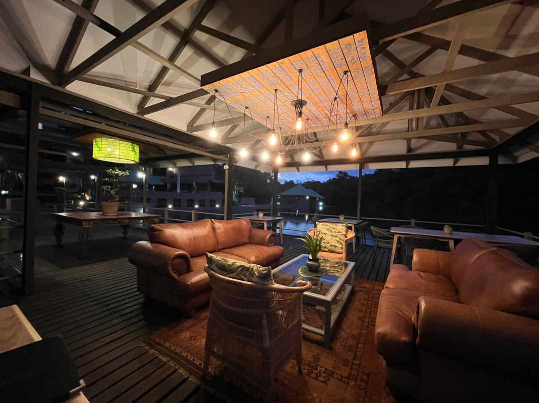 Bambuu Lakeside Lodge主图