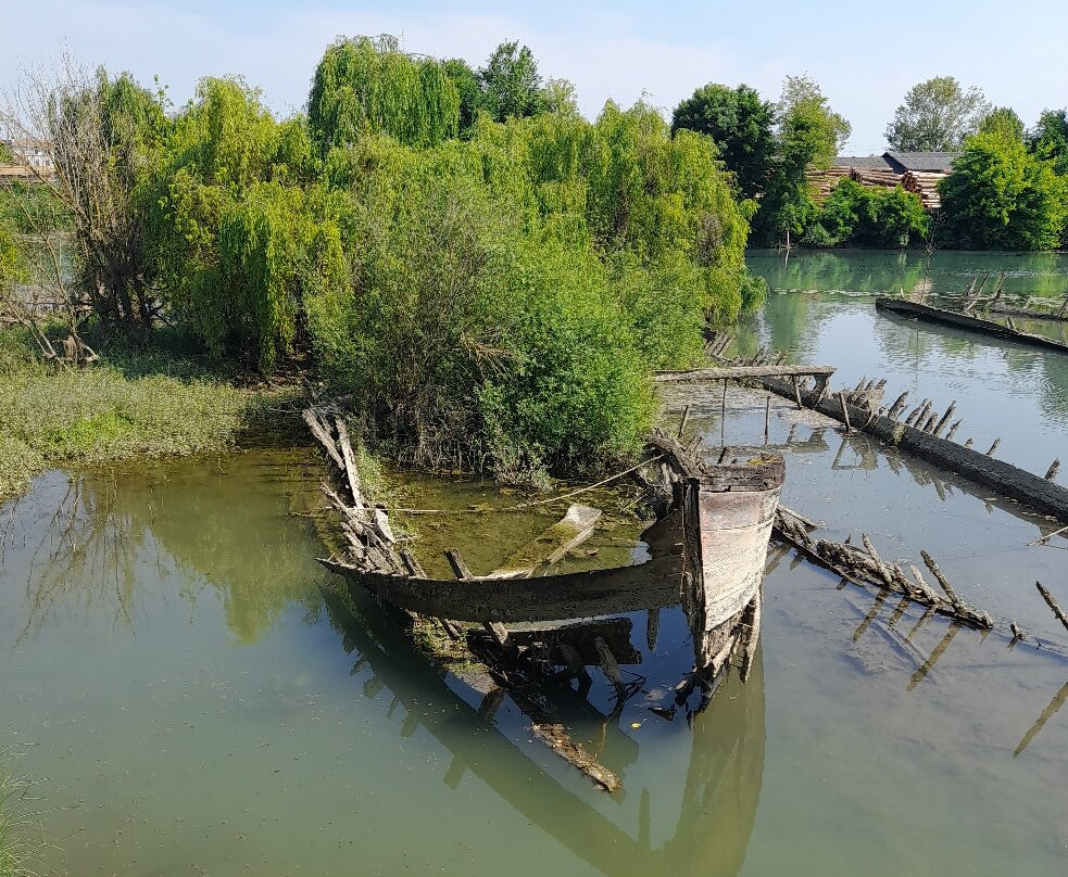 Cimitero dei Burci-Casier必去景点