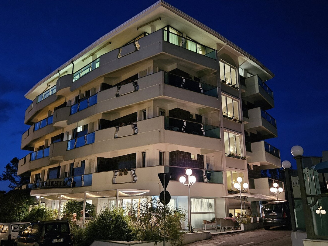 Hotel Majestic主图