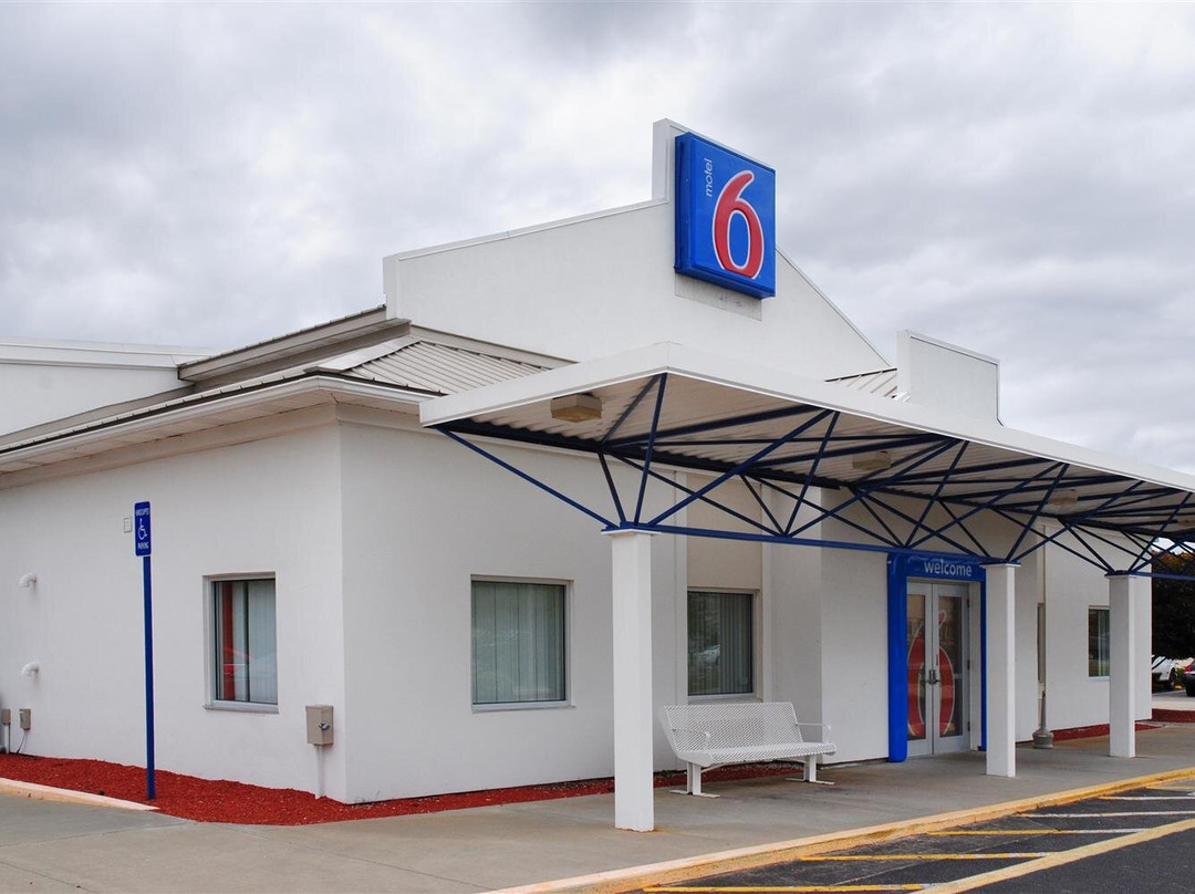 Motel 6 Providence East