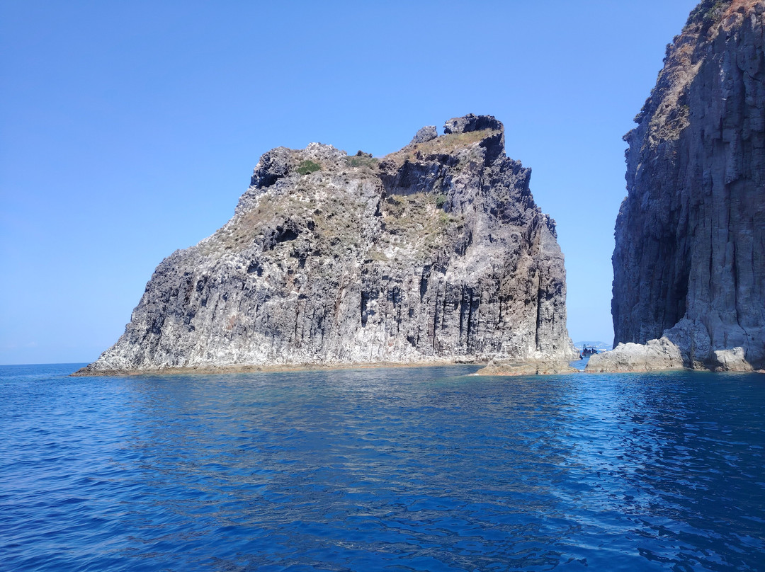 Beluga - Day Tours-Ponza Island必去景点