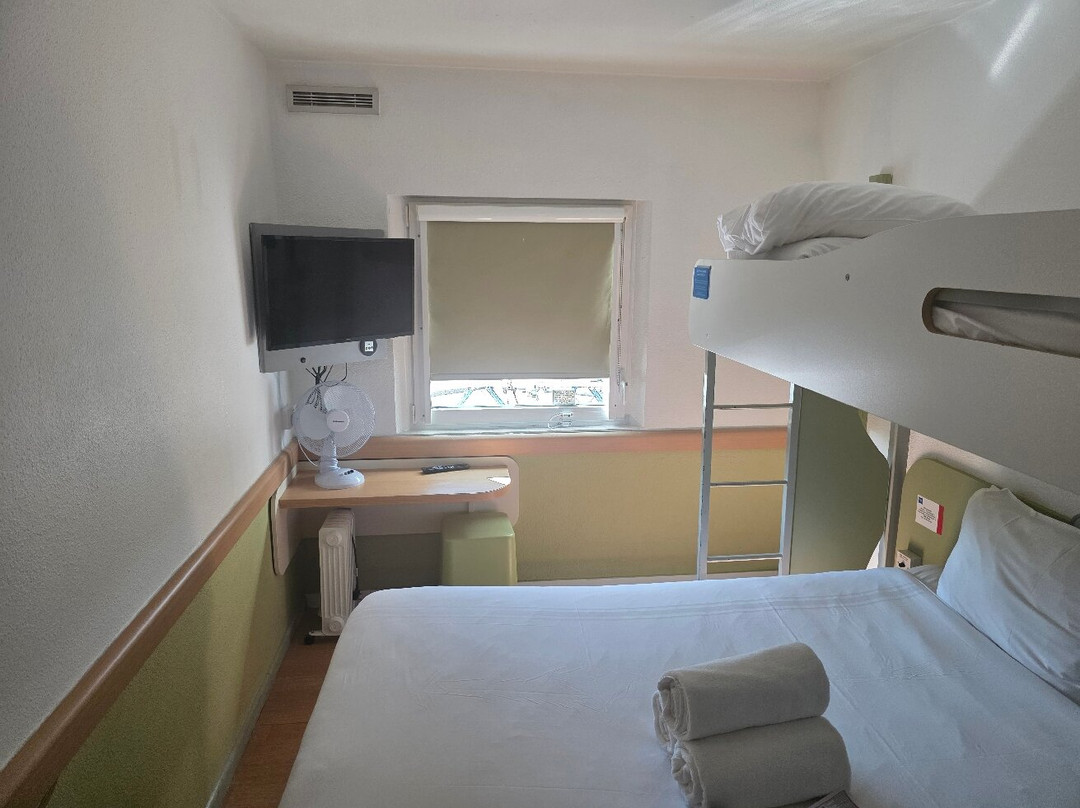 南安普敦中心宜必思快捷酒店主图