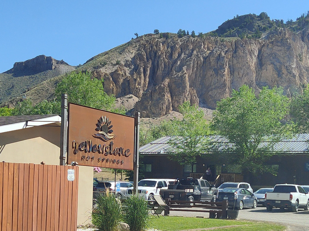 Yellowstone Hot Springs-加德纳必去景点