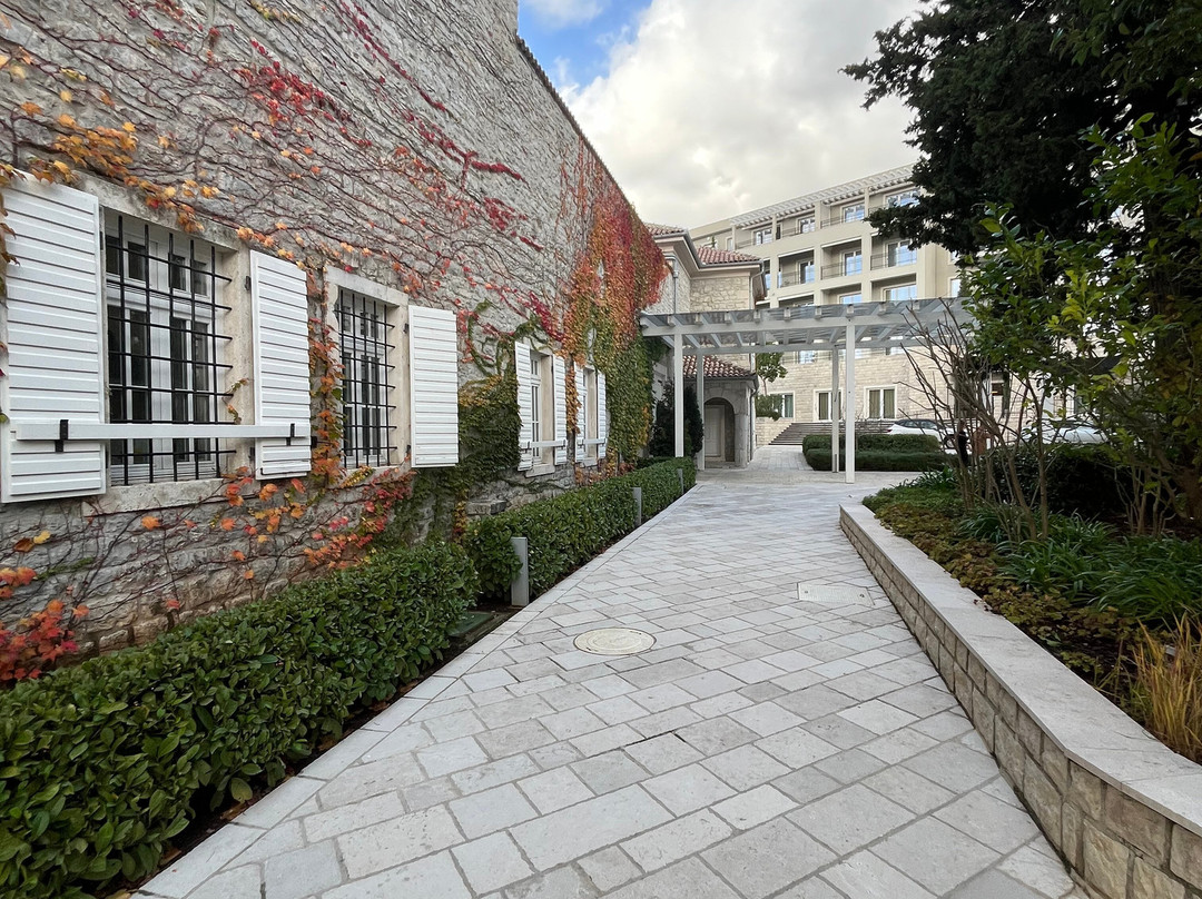 Taxi from Podgorica Airport-波德戈里察必去景点