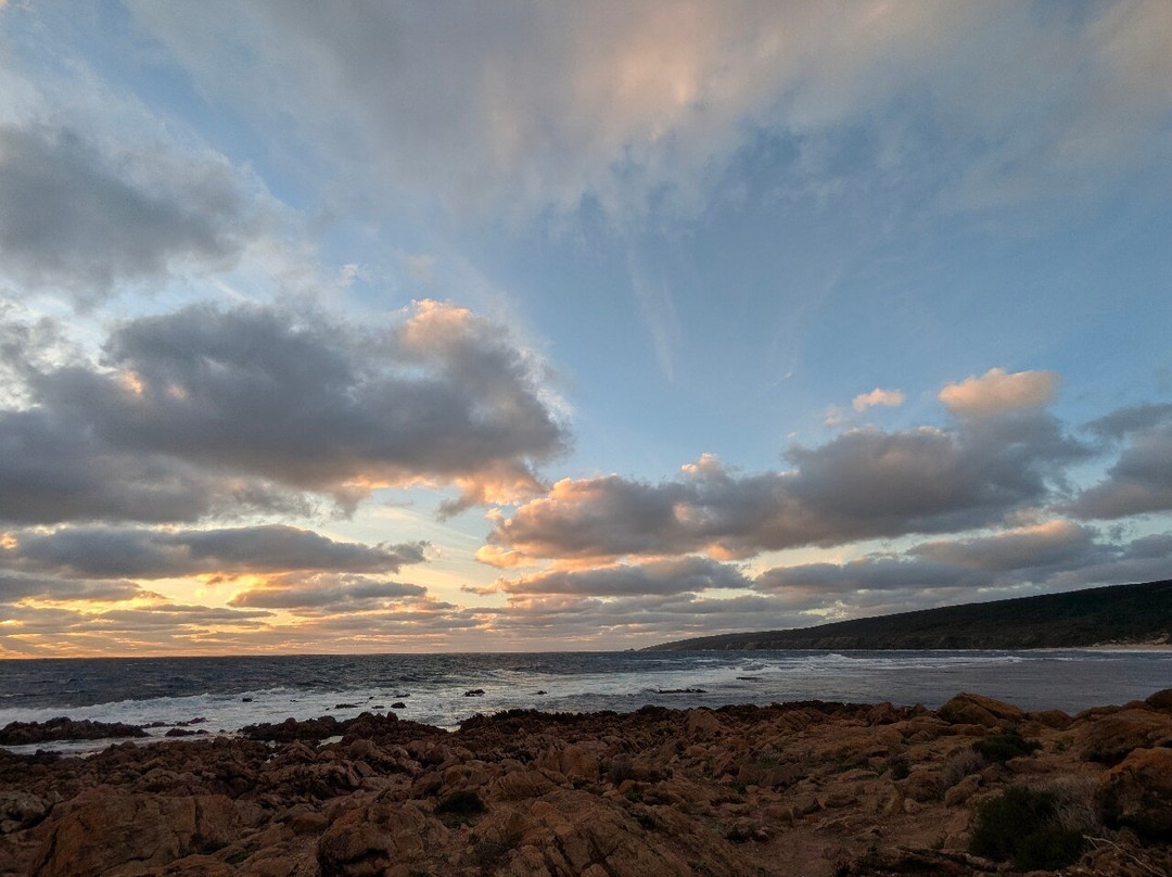 Yallingup Beach-雅林角必去景点