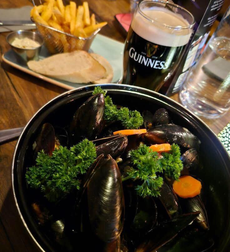 Escape Bar Restaurang Bowling Casino-夏洛滕贝里必去景点