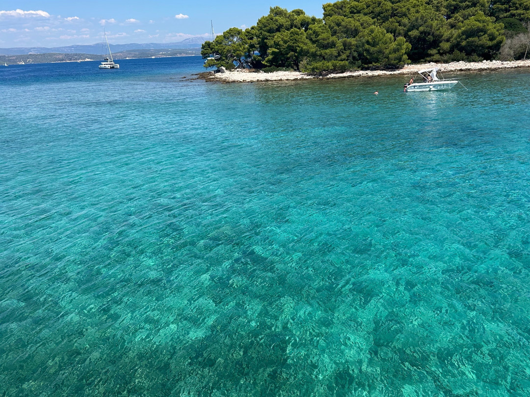 Blue Lagoon by Max Nautica-斯普利特必去景点