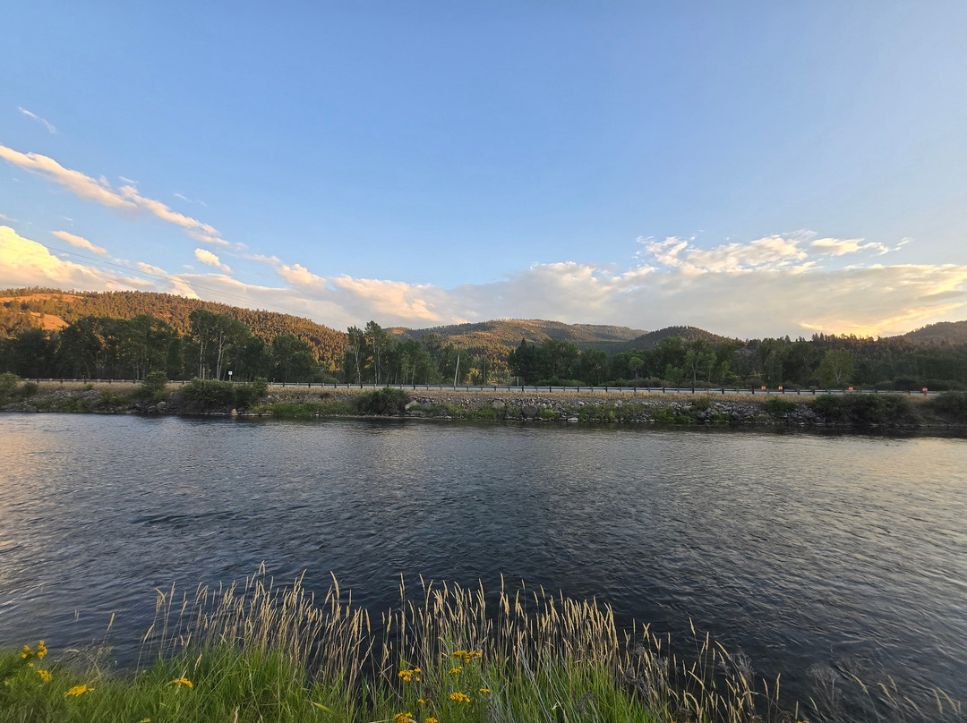 Bearmouth Chalet主图