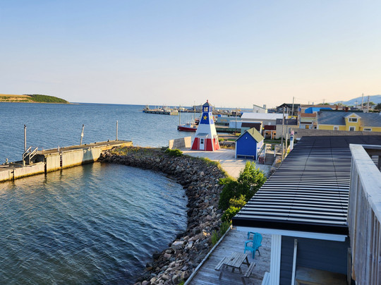 奥贝格湾风套房酒店主图