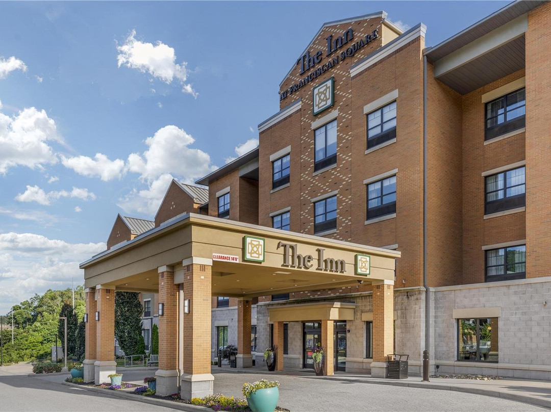 East Springfield酒店住宿-Best Western Plus Franciscan Square Inn And Suites Steubenville