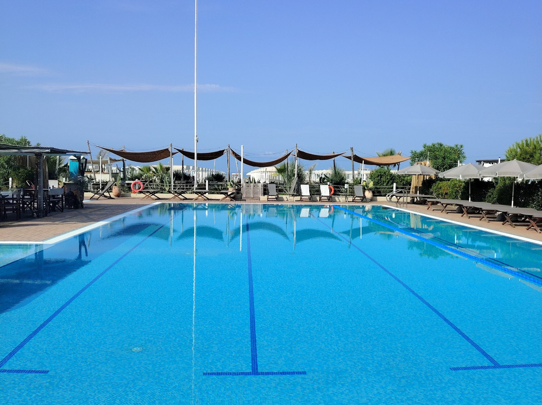 Bagno Roma Fiumetto-马里纳迪彼得拉桑塔必去景点